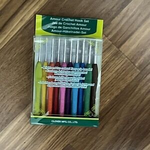 Clover 3672 Amour Crochet Hook Set, Assorted - 10 Sizes New
